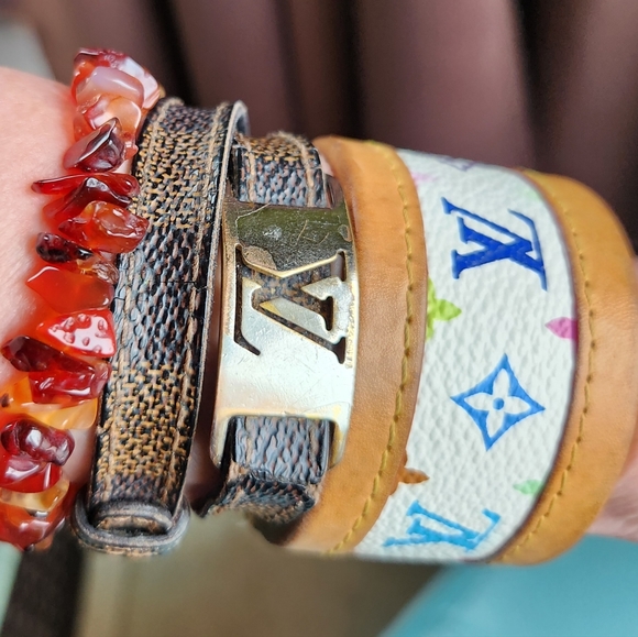 VTG LOUIS VUITTON White Monogram Multicolor 2004 Wide Gold Chunky Latch Bracelet - Picture 2 of 16